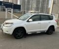 Белый Тойота РАВ 4, объемом двигателя 2.4 л и пробегом 183 тыс. км за 11000 $, фото 1 на Automoto.ua