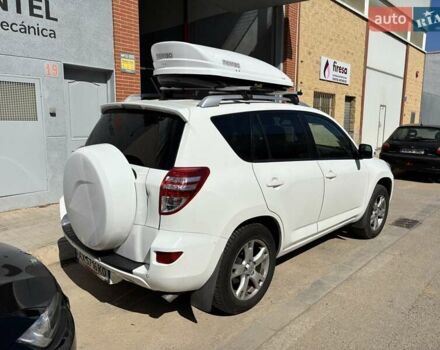 Белый Тойота РАВ 4, объемом двигателя 2 л и пробегом 168 тыс. км за 9432 $, фото 4 на Automoto.ua