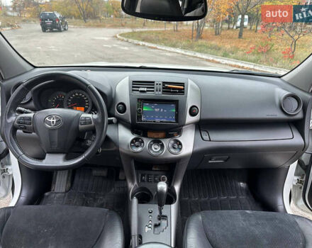 Белый Тойота РАВ 4, объемом двигателя 2 л и пробегом 186 тыс. км за 12999 $, фото 33 на Automoto.ua