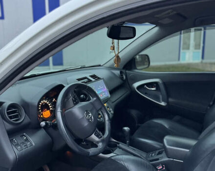 Белый Тойота РАВ 4, объемом двигателя 2 л и пробегом 139 тыс. км за 12999 $, фото 6 на Automoto.ua