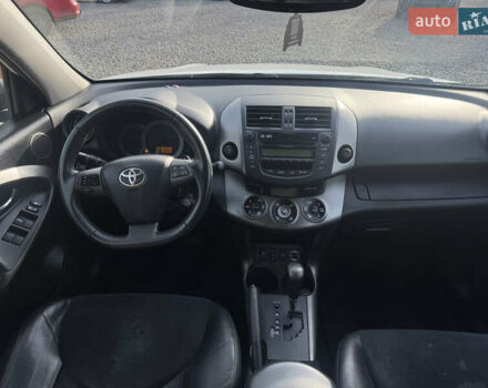 Білий Тойота РАВ 4, об'ємом двигуна 2 л та пробігом 190 тис. км за 12999 $, фото 25 на Automoto.ua