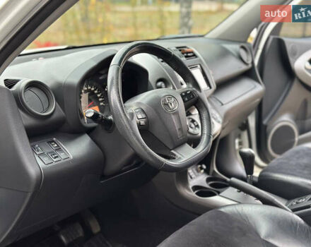 Белый Тойота РАВ 4, объемом двигателя 2 л и пробегом 186 тыс. км за 12999 $, фото 11 на Automoto.ua