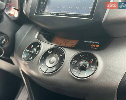 Белый Тойота РАВ 4, объемом двигателя 2 л и пробегом 186 тыс. км за 12999 $, фото 30 на Automoto.ua