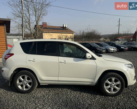 Білий Тойота РАВ 4, об'ємом двигуна 2 л та пробігом 190 тис. км за 12999 $, фото 13 на Automoto.ua