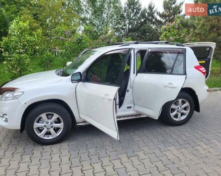 Белый Тойота РАВ 4, объемом двигателя 1.99 л и пробегом 231 тыс. км за 12500 $, фото 59 на Automoto.ua