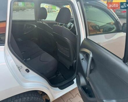 Білий Тойота РАВ 4, об'ємом двигуна 2.23 л та пробігом 281 тис. км за 7999 $, фото 27 на Automoto.ua