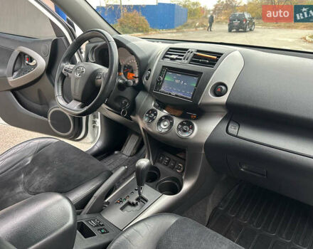 Белый Тойота РАВ 4, объемом двигателя 2 л и пробегом 186 тыс. км за 12999 $, фото 25 на Automoto.ua