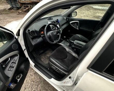 Белый Тойота РАВ 4, объемом двигателя 2.2 л и пробегом 153 тыс. км за 13900 $, фото 15 на Automoto.ua