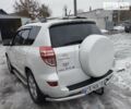 Білий Тойота РАВ 4, об'ємом двигуна 2 л та пробігом 180 тис. км за 13900 $, фото 25 на Automoto.ua