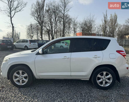 Білий Тойота РАВ 4, об'ємом двигуна 2 л та пробігом 190 тис. км за 12999 $, фото 14 на Automoto.ua