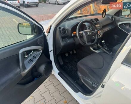 Білий Тойота РАВ 4, об'ємом двигуна 2.23 л та пробігом 281 тис. км за 7999 $, фото 25 на Automoto.ua