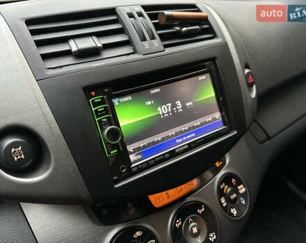 Белый Тойота РАВ 4, объемом двигателя 2 л и пробегом 186 тыс. км за 12999 $, фото 14 на Automoto.ua