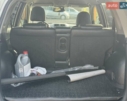 Білий Тойота РАВ 4, об'ємом двигуна 2 л та пробігом 190 тис. км за 12999 $, фото 21 на Automoto.ua