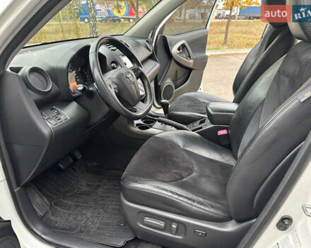 Белый Тойота РАВ 4, объемом двигателя 2 л и пробегом 186 тыс. км за 12999 $, фото 13 на Automoto.ua