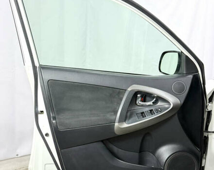 Белый Тойота РАВ 4, объемом двигателя 1.99 л и пробегом 157 тыс. км за 14200 $, фото 25 на Automoto.ua