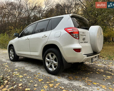 Белый Тойота РАВ 4, объемом двигателя 2 л и пробегом 186 тыс. км за 12999 $, фото 4 на Automoto.ua