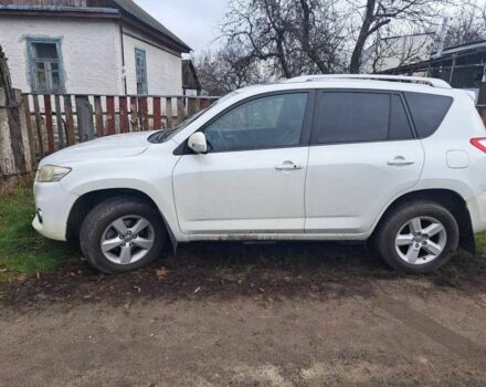 Белый Тойота РАВ 4, объемом двигателя 2.2 л и пробегом 300 тыс. км за 11000 $, фото 1 на Automoto.ua