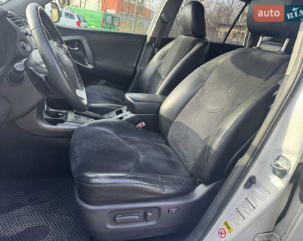 Білий Тойота РАВ 4, об'ємом двигуна 2 л та пробігом 190 тис. км за 12999 $, фото 33 на Automoto.ua