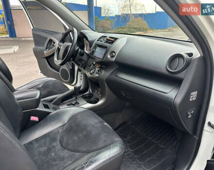 Белый Тойота РАВ 4, объемом двигателя 2 л и пробегом 186 тыс. км за 12999 $, фото 24 на Automoto.ua