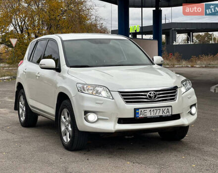 Белый Тойота РАВ 4, объемом двигателя 2 л и пробегом 186 тыс. км за 12999 $, фото 2 на Automoto.ua