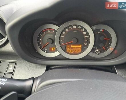 Белый Тойота РАВ 4, объемом двигателя 2.2 л и пробегом 300 тыс. км за 11000 $, фото 7 на Automoto.ua