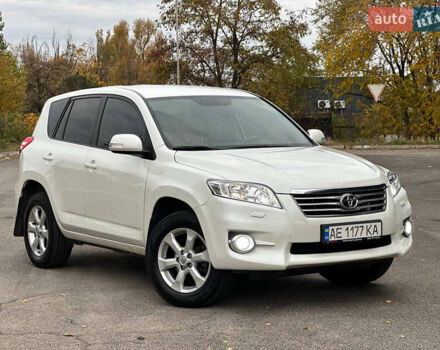 Белый Тойота РАВ 4, объемом двигателя 2 л и пробегом 186 тыс. км за 12999 $, фото 1 на Automoto.ua