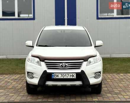 Белый Тойота РАВ 4, объемом двигателя 2 л и пробегом 139 тыс. км за 12999 $, фото 1 на Automoto.ua