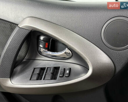 Белый Тойота РАВ 4, объемом двигателя 1.99 л и пробегом 157 тыс. км за 14200 $, фото 26 на Automoto.ua