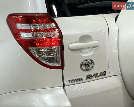 Белый Тойота РАВ 4, объемом двигателя 1.99 л и пробегом 157 тыс. км за 14200 $, фото 19 на Automoto.ua