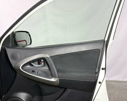 Белый Тойота РАВ 4, объемом двигателя 1.99 л и пробегом 157 тыс. км за 14200 $, фото 42 на Automoto.ua