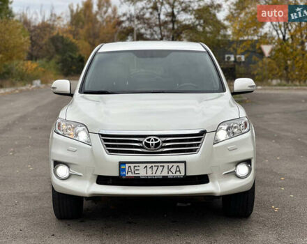 Белый Тойота РАВ 4, объемом двигателя 2 л и пробегом 186 тыс. км за 12999 $, фото 4 на Automoto.ua