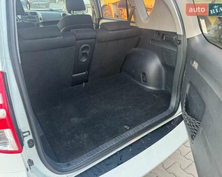 Білий Тойота РАВ 4, об'ємом двигуна 2.23 л та пробігом 281 тис. км за 7999 $, фото 33 на Automoto.ua