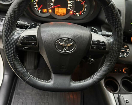 Белый Тойота РАВ 4, объемом двигателя 2 л и пробегом 186 тыс. км за 12999 $, фото 18 на Automoto.ua