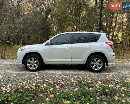 Белый Тойота РАВ 4, объемом двигателя 2 л и пробегом 186 тыс. км за 12999 $, фото 5 на Automoto.ua
