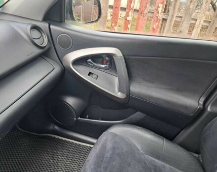 Белый Тойота РАВ 4, объемом двигателя 2.2 л и пробегом 300 тыс. км за 11000 $, фото 6 на Automoto.ua