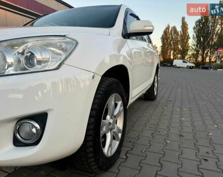 Білий Тойота РАВ 4, об'ємом двигуна 2.23 л та пробігом 281 тис. км за 7999 $, фото 5 на Automoto.ua