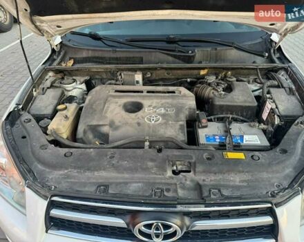Білий Тойота РАВ 4, об'ємом двигуна 2.23 л та пробігом 281 тис. км за 7999 $, фото 29 на Automoto.ua