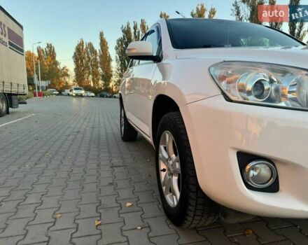 Білий Тойота РАВ 4, об'ємом двигуна 2.23 л та пробігом 281 тис. км за 7999 $, фото 6 на Automoto.ua