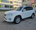 Белый Тойота РАВ 4, объемом двигателя 2 л и пробегом 135 тыс. км за 12900 $, фото 1 на Automoto.ua
