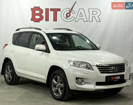 Белый Тойота РАВ 4, объемом двигателя 1.99 л и пробегом 157 тыс. км за 14200 $, фото 1 на Automoto.ua