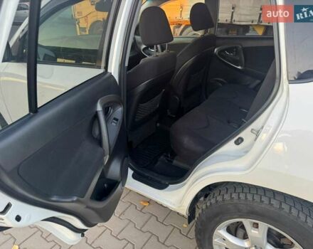 Білий Тойота РАВ 4, об'ємом двигуна 2.23 л та пробігом 281 тис. км за 7999 $, фото 30 на Automoto.ua