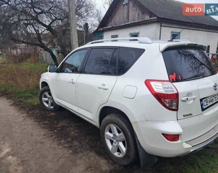 Белый Тойота РАВ 4, объемом двигателя 2.2 л и пробегом 300 тыс. км за 11000 $, фото 1 на Automoto.ua