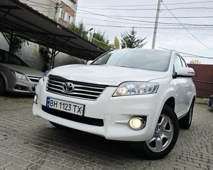 Белый Тойота РАВ 4, объемом двигателя 2.23 л и пробегом 250 тыс. км за 10850 $, фото 1 на Automoto.ua