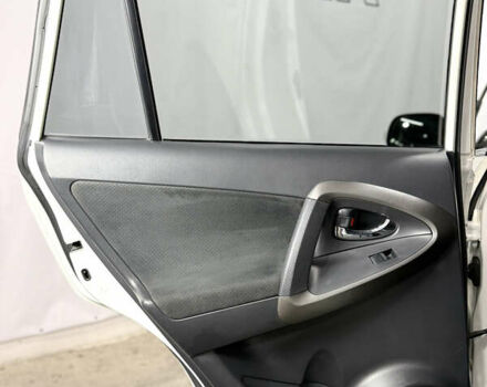 Белый Тойота РАВ 4, объемом двигателя 1.99 л и пробегом 157 тыс. км за 14200 $, фото 51 на Automoto.ua