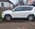 Белый Тойота РАВ 4, объемом двигателя 2.2 л и пробегом 300 тыс. км за 11000 $, фото 1 на Automoto.ua