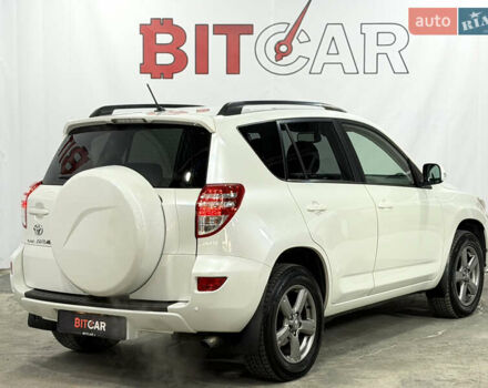 Белый Тойота РАВ 4, объемом двигателя 1.99 л и пробегом 157 тыс. км за 14200 $, фото 5 на Automoto.ua
