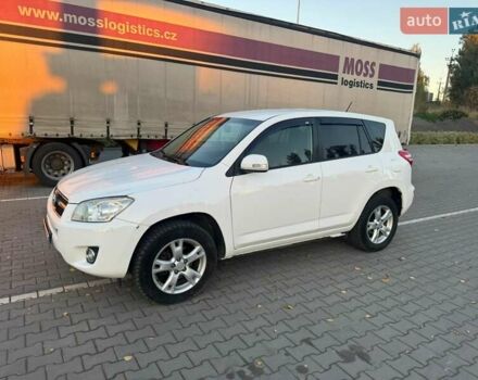 Білий Тойота РАВ 4, об'ємом двигуна 2.23 л та пробігом 281 тис. км за 7999 $, фото 13 на Automoto.ua