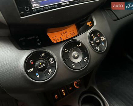 Белый Тойота РАВ 4, объемом двигателя 2 л и пробегом 186 тыс. км за 12999 $, фото 15 на Automoto.ua