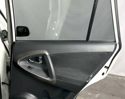 Белый Тойота РАВ 4, объемом двигателя 1.99 л и пробегом 157 тыс. км за 14200 $, фото 47 на Automoto.ua