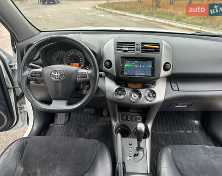 Белый Тойота РАВ 4, объемом двигателя 2 л и пробегом 186 тыс. км за 12999 $, фото 31 на Automoto.ua